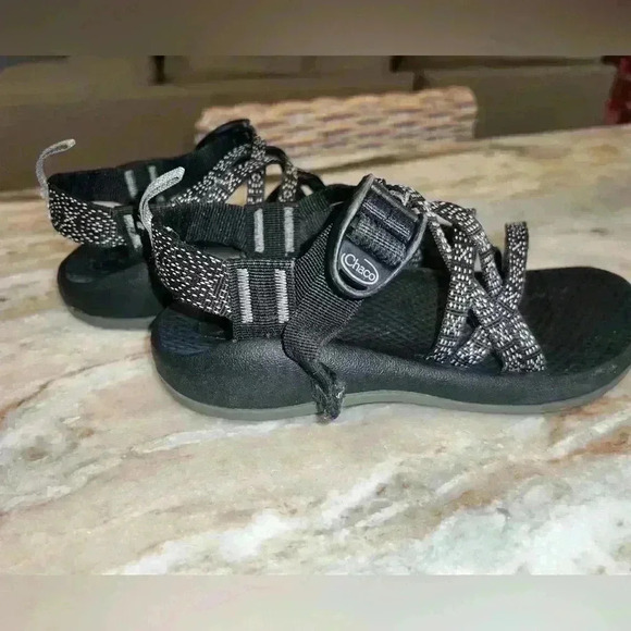 Kids CHACO ZX/1 ECOTREAD SANDAL- Hugs & Kisses pattern. Size 2 - Picture 8 of 8